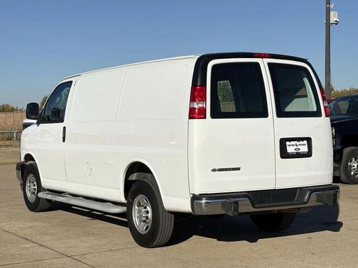 2024 Chevrolet Express 2500 RWD 2500 Regular Wheelbase WT