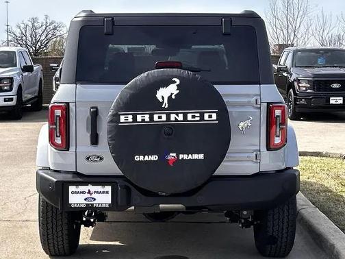2026 Ford Bronco Outer Banks