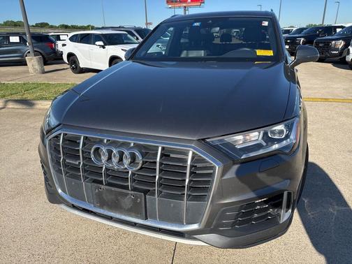Samurai Gray Metallic 2020 Audi Q7 55 Premium Plus
