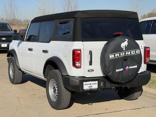 2026 Ford Bronco Base