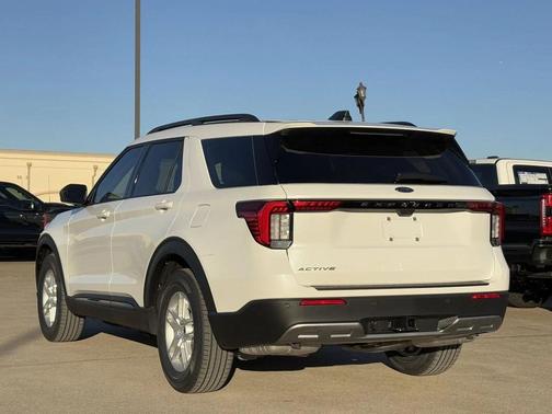 2026 Ford Explorer Active w/200A Pkg