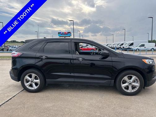 Agate Black Metallic 2024 Ford Edge SE