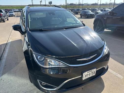 2018 Chrysler Pacifica Touring-L