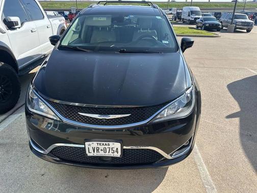 2018 Chrysler Pacifica Touring-L