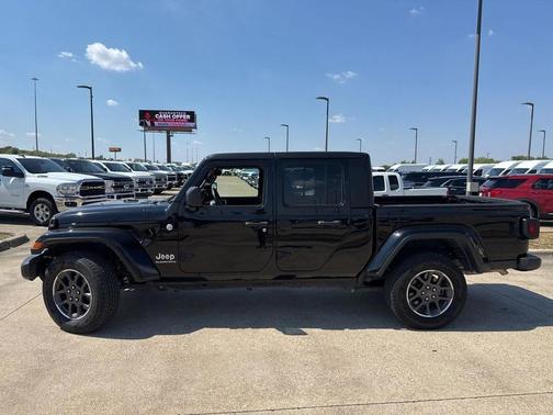 2023 Jeep Gladiator Overland