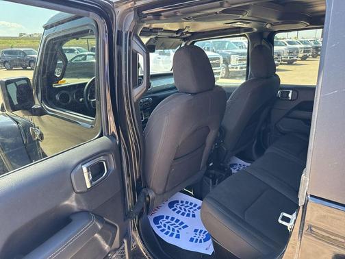 2023 Jeep Gladiator Overland