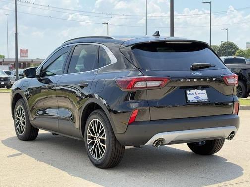 2025 Ford Escape PHEV SE