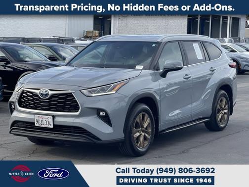 Gray 2023 Toyota Highlander BRONZE EDITION