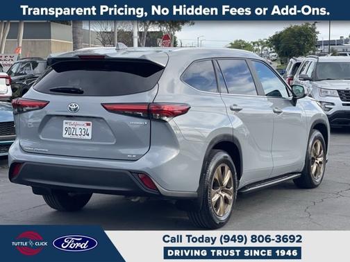 Gray 2023 Toyota Highlander BRONZE EDITION