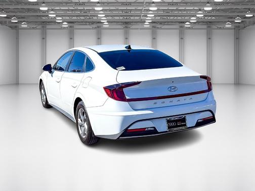 2022 Hyundai SONATA SE