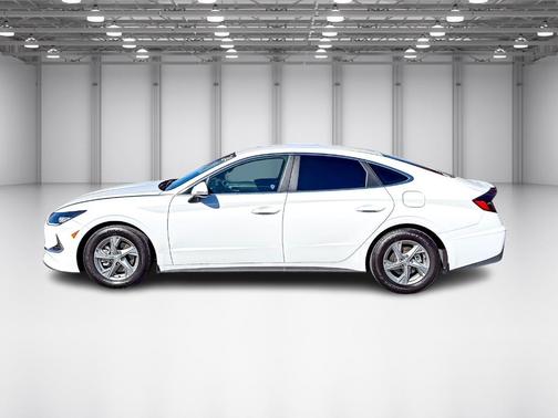 2022 Hyundai SONATA SE