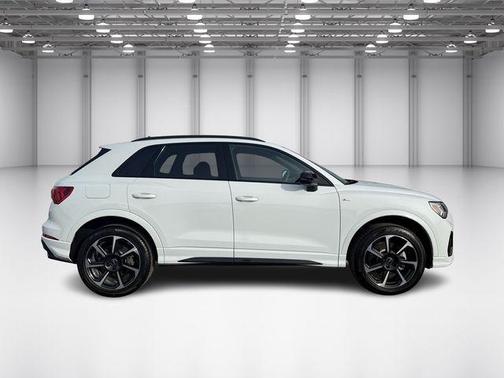 2025 Audi Q3 45 S line Premium