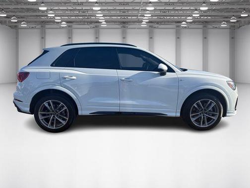 2024 Audi Q3 45 S line Premium