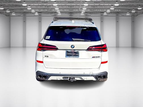 2024 BMW X5 M60i