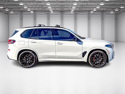 2024 BMW X5 M60i