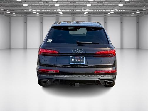2025 Audi Q7 45 Premium Plus