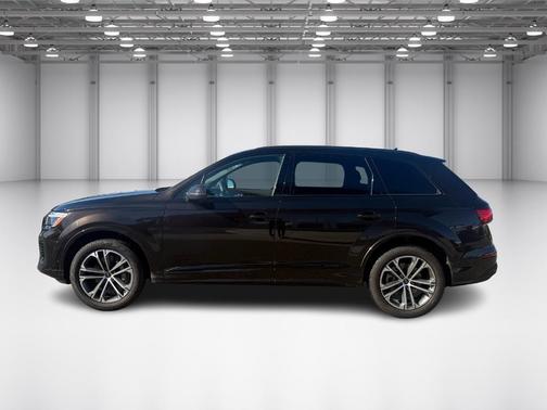 2025 Audi Q7 45 Premium Plus