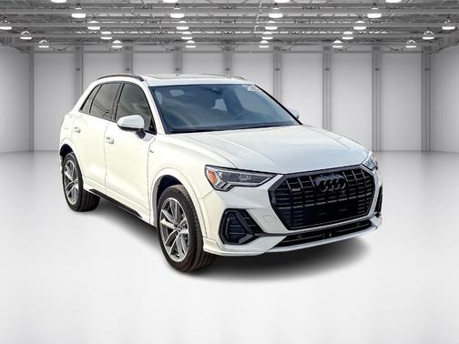 2023 Audi Q3 45 S line Premium
