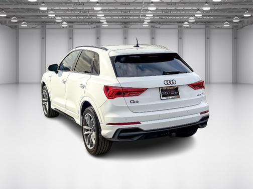 2023 Audi Q3 45 S line Premium