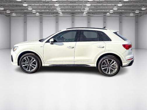 2023 Audi Q3 45 S line Premium