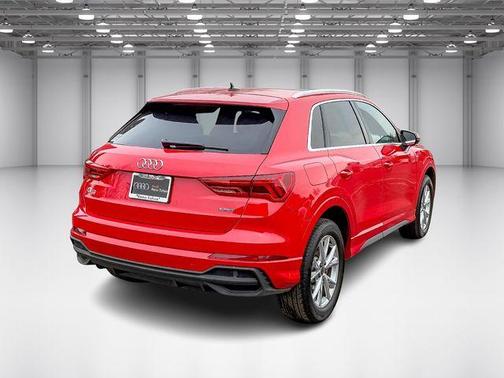 2025 Audi Q3 45 S line Premium