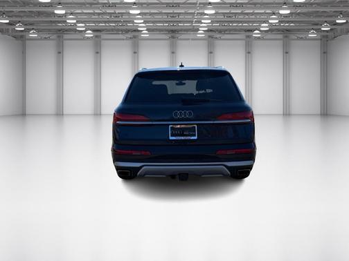 2025 Audi Q7 45 Premium Plus