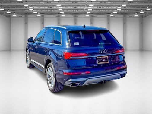 2025 Audi Q7 45 Premium Plus