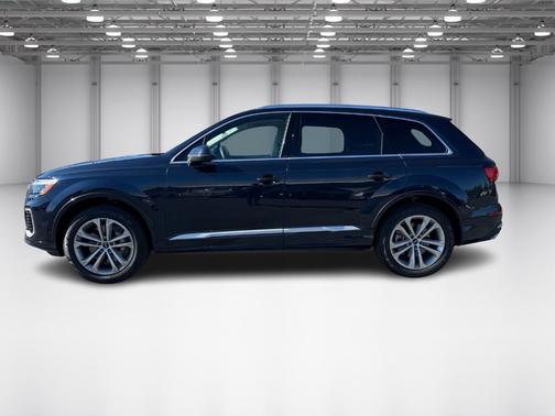 2025 Audi Q7 45 Premium Plus