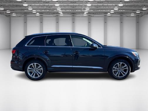 2025 Audi Q7 45 Premium Plus