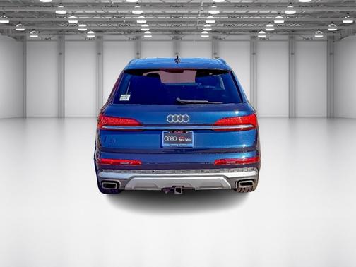 2025 Audi Q7 45 Premium Plus