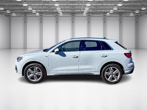 2023 Audi Q3 45 S line Premium