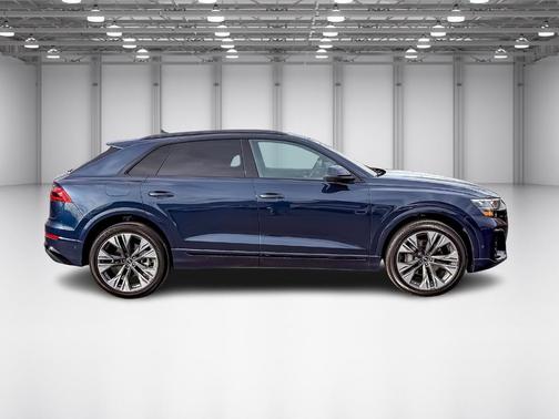 2025 Audi Q8 55 Premium