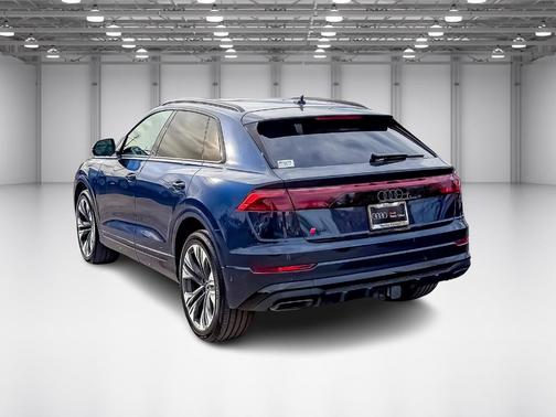 2025 Audi Q8 55 Premium