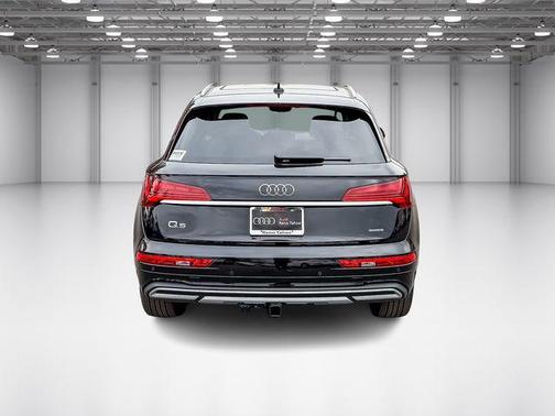 2024 Audi Q5 40 Premium