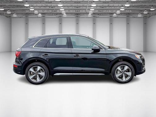 2024 Audi Q5 40 Premium