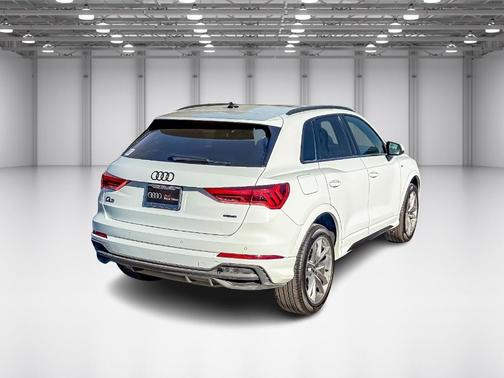 2025 Audi Q3 45 S line Premium