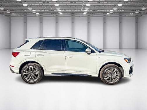 2025 Audi Q3 45 S line Premium