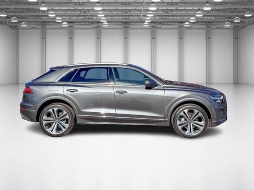 2022 Audi Q8 55 Premium Plus