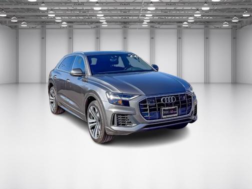 2022 Audi Q8 55 Premium Plus