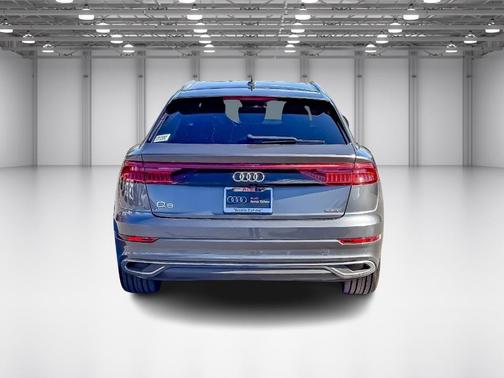 2022 Audi Q8 55 Premium Plus