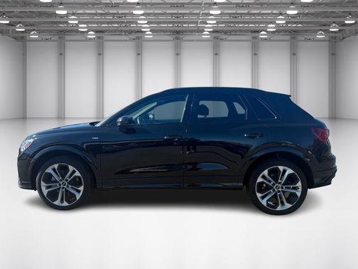 2022 Audi Q3 45 S line Premium