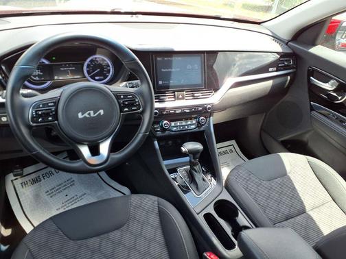 Runway Red 2022 Kia Niro LXS