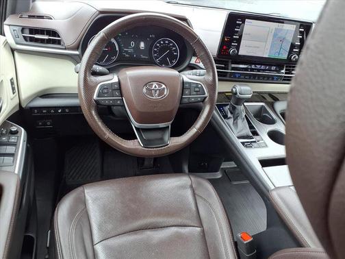 2022 Toyota Sienna Platinum