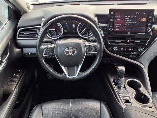 2022 Toyota Camry Hybrid XLE