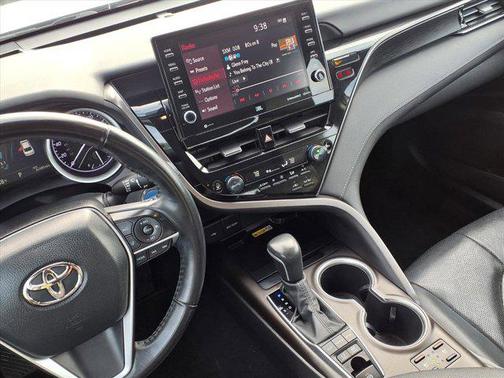 2022 Toyota Camry Hybrid XLE