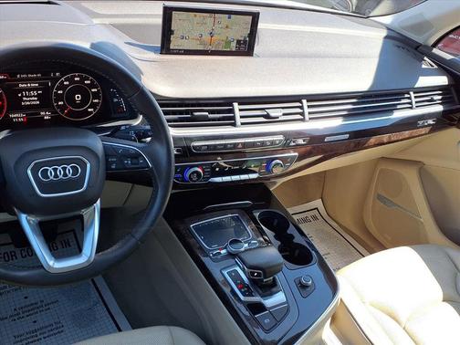 Tofana White Crystal Effect 2017 Audi Q7 3.0T Prestige