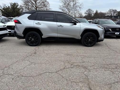 2023 Toyota RAV4 Hybrid SE