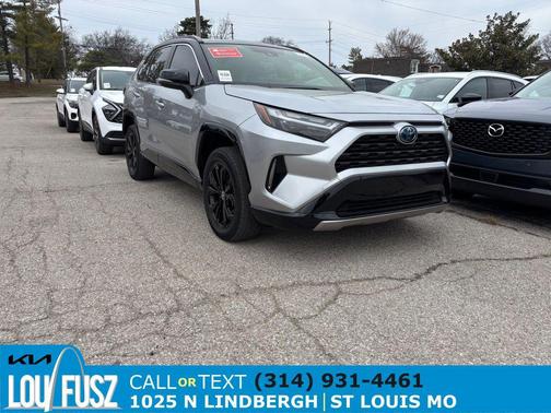 2023 Toyota RAV4 Hybrid SE