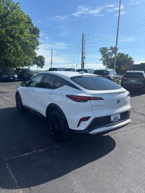 Summit White 2024 Buick Envista Sport Touring FWD