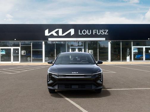 Aurora Black Pearl 2027 Kia K4 LX